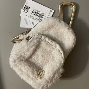 NWT Lululemon Sherpa Bag Clip
